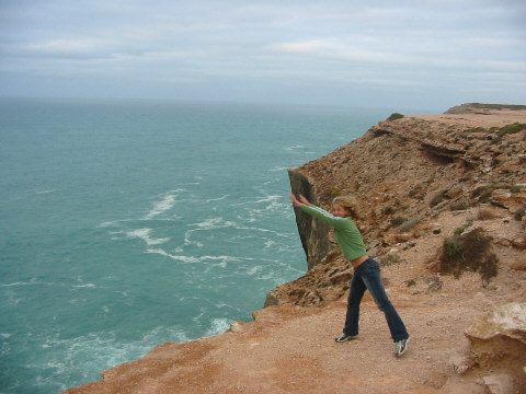 Orla jumps off Bunda Cliffs